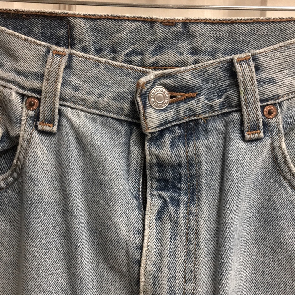 Men's 34/30 Levi’s Distressed Jeans, Light Blue - Picture 2 of 8